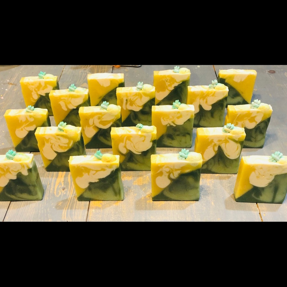 ππ₯₯PiΓ±a Colada Goat Milk & Cream Essential Lather - Picture 3 of 10